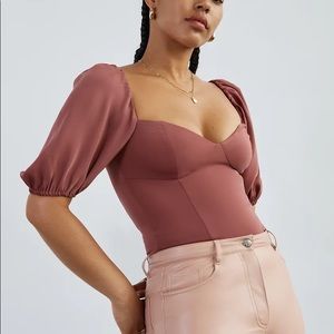 Novella shortsleeve blouse